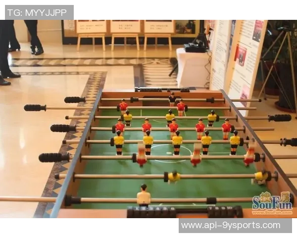 桌上足球的魅力与乐趣探索让我们在游戏中感受团队合作的精神与激情